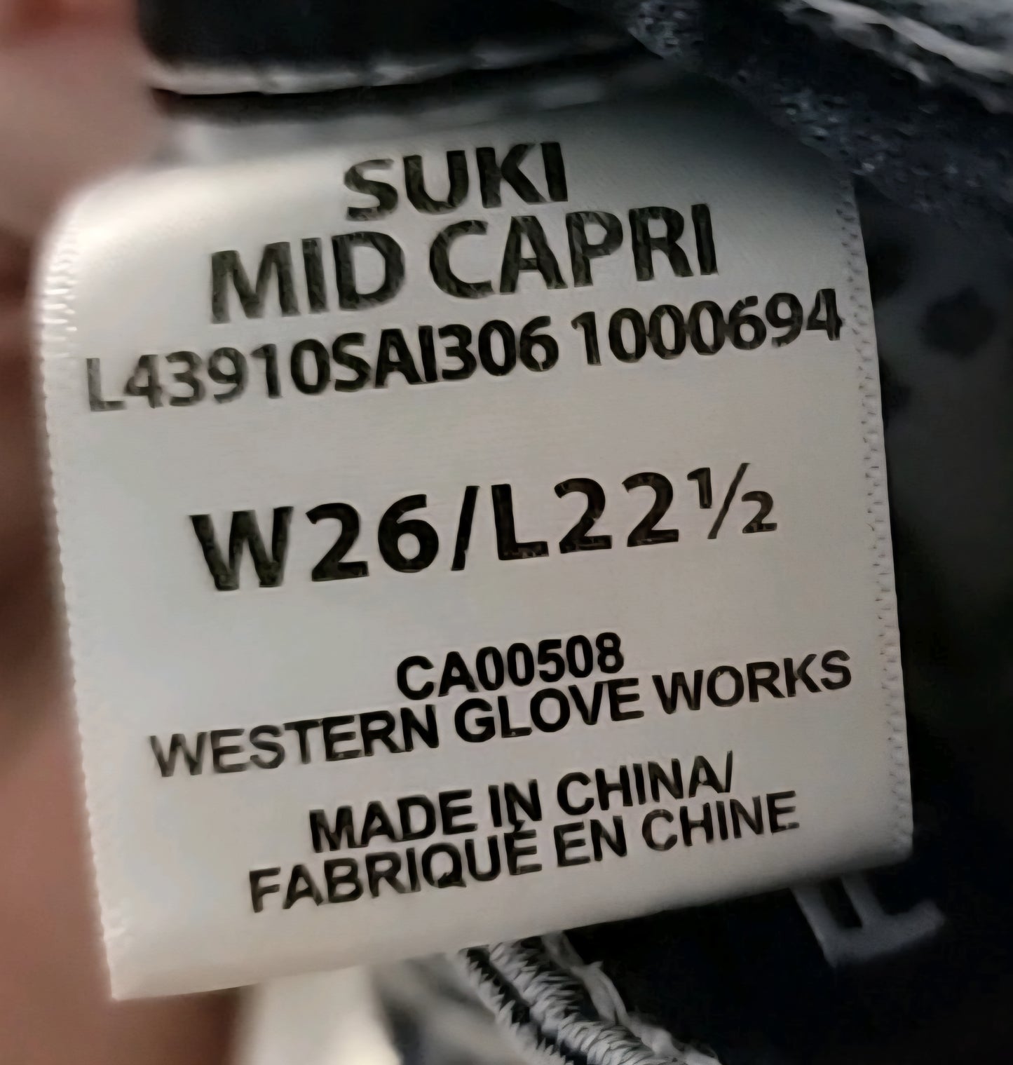 Silver Jeans Suki Fluid Denim Mid Capri Thick Stitch Women’s Size W26/L22.5