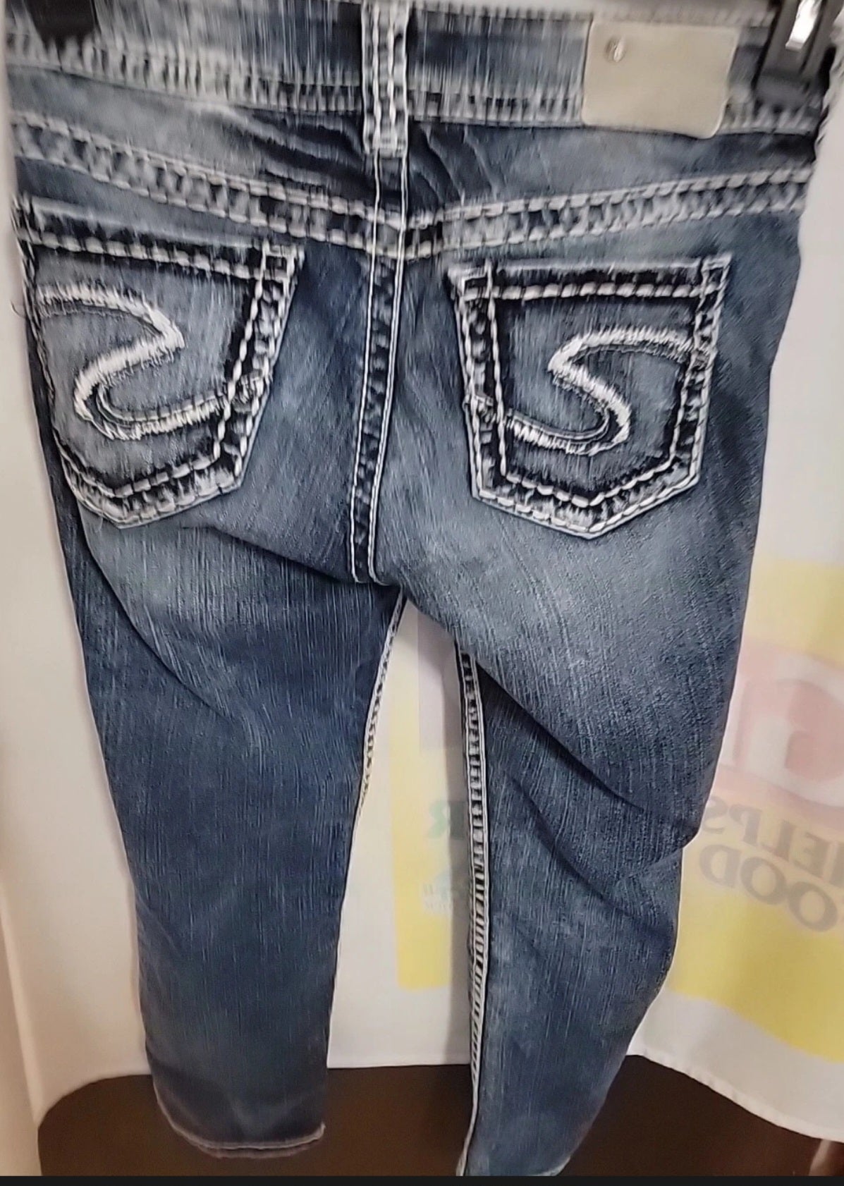 Silver Jeans Suki Fluid Denim Mid Capri Thick Stitch Women’s Size W26/L22.5