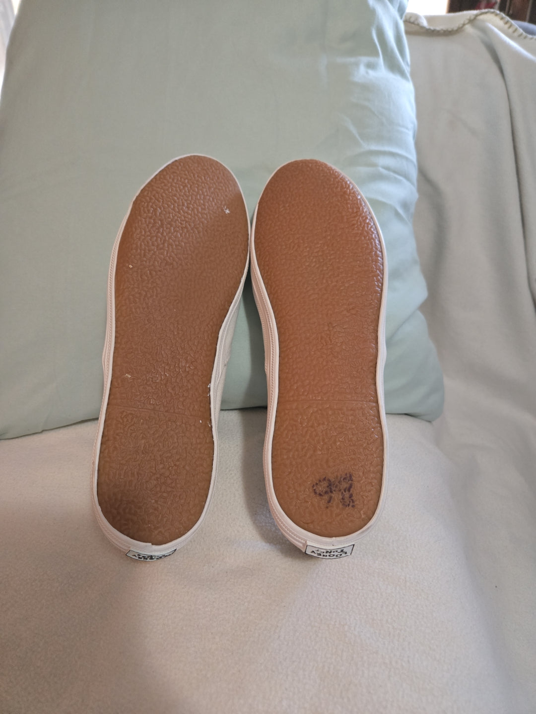 Vintage 90s Looney Tunes Taz NWT Shoes Womens Size 9.5-Please Read Description