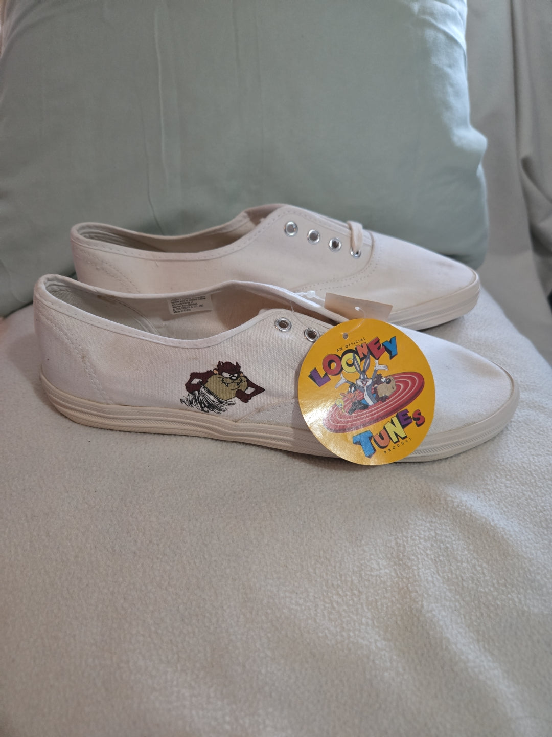 Vintage 90s Looney Tunes Taz NWT Shoes Womens Size 9.5-Please Read Description