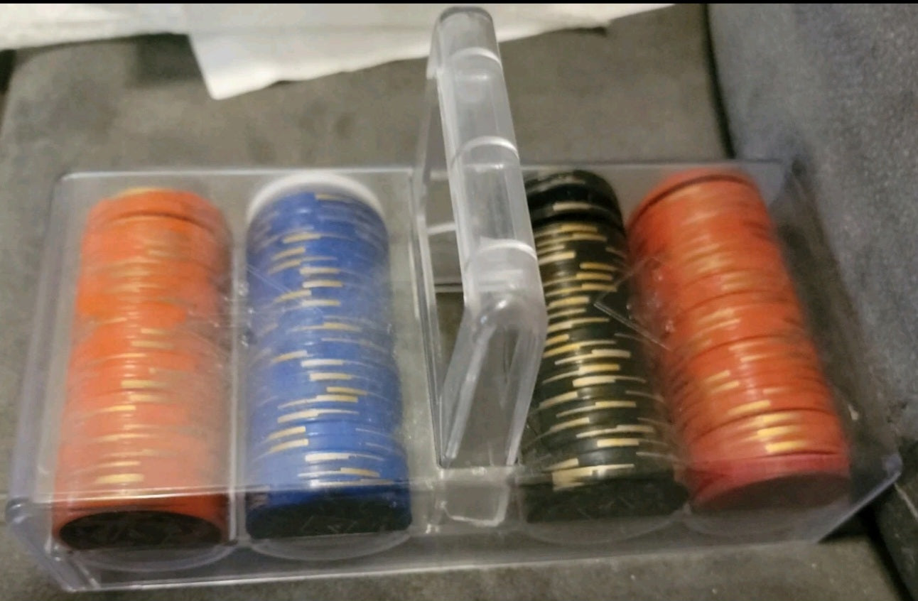 Professional Players ( PP ) Poker Chip Set 4 Colors 100 Piece Plus Case