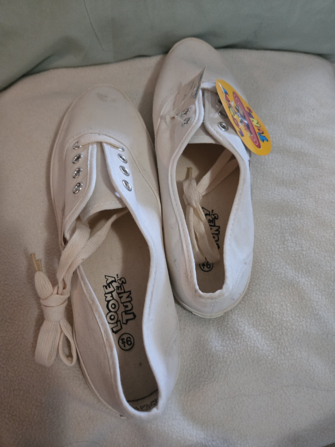 Vintage 90s Looney Tunes Taz NWT Shoes Womens Size 9.5-Please Read Description