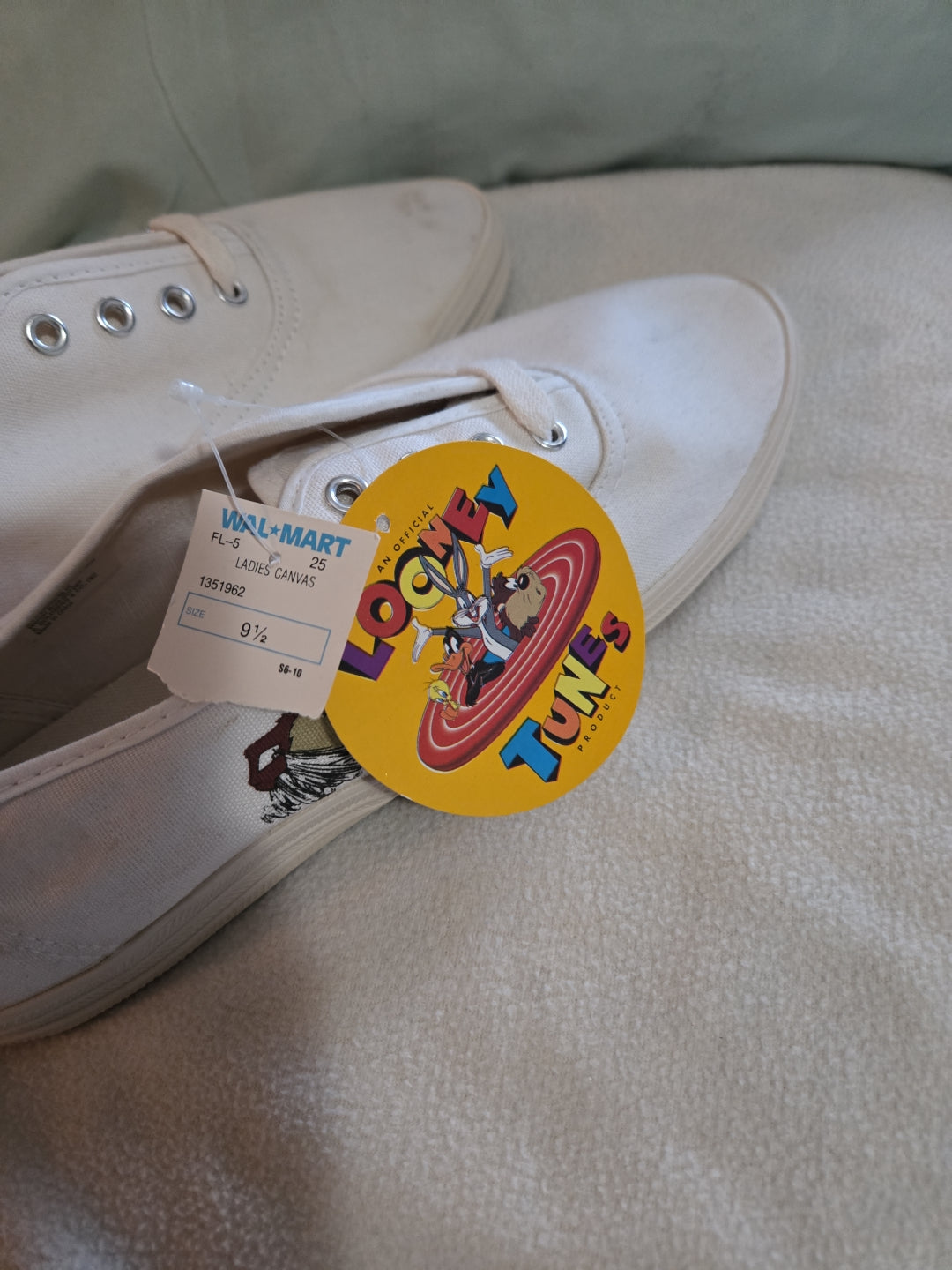 Vintage 90s Looney Tunes Taz NWT Shoes Womens Size 9.5-Please Read Description
