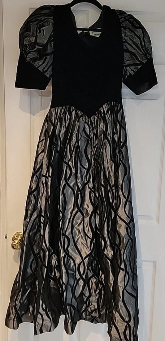 Vintage Southeastern Performance Apparel Women's Size 4 Dress USA